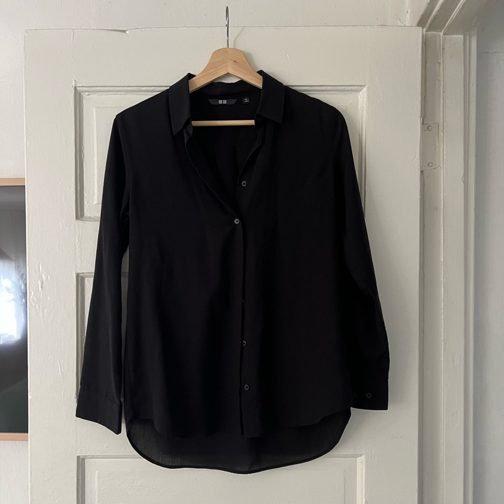 Uniqlo Black Button Down